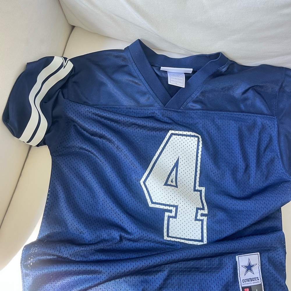 NFL Dallas Cowboys Jersey with Number 4
Prescott medium